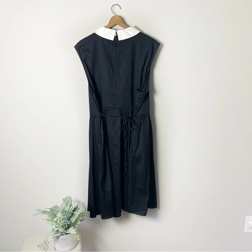 [Hot Topic] Women's Black & White Pin Up Wednesday Adams Fit & Flare Dress - Picture 5 of 8